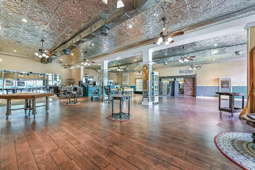 More Photos Of 119 W Kingsmill Ave, Pampa Storefront Retail Office For Sale