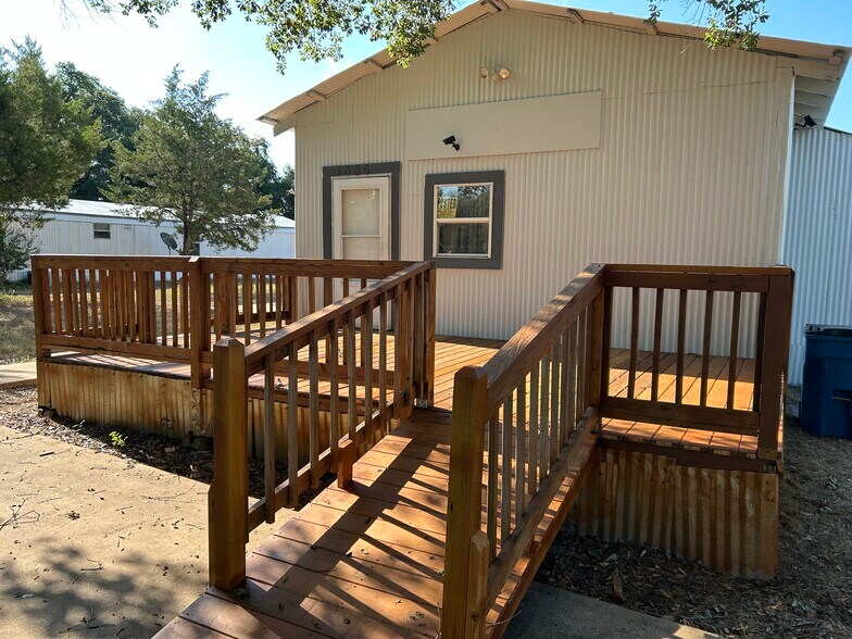 More Photos Of 1006 Spur 515 St, Navasota Restaurant For Lease