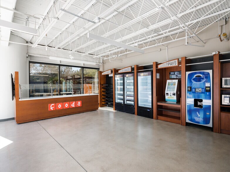 More Photos Of 12626 High Bluff Dr, San Diego Unknown For Lease