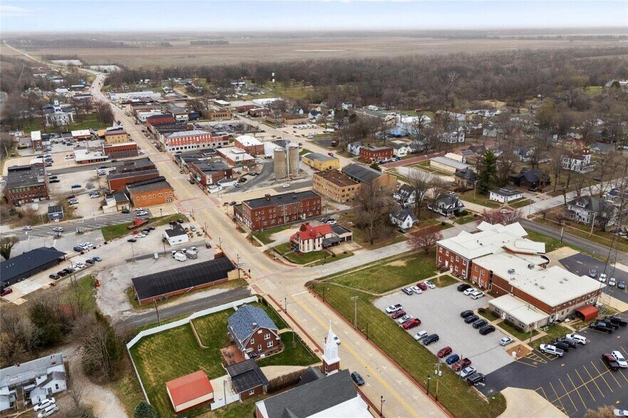 More Photos Of 612 W Gallatin St, Vandalia Apartments For Sale