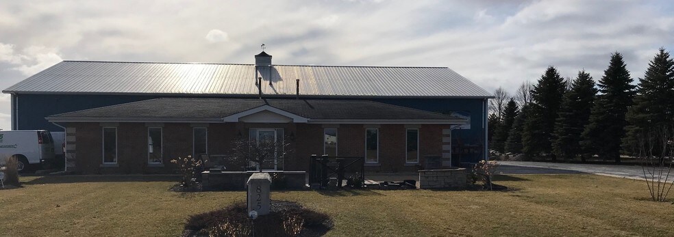 More Photos Of 825 E North St, Elburn Warehouse For Lease