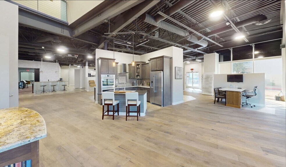 More Photos Of 4323 E Cotton Center Blvd, Phoenix Light Manufacturing For Lease