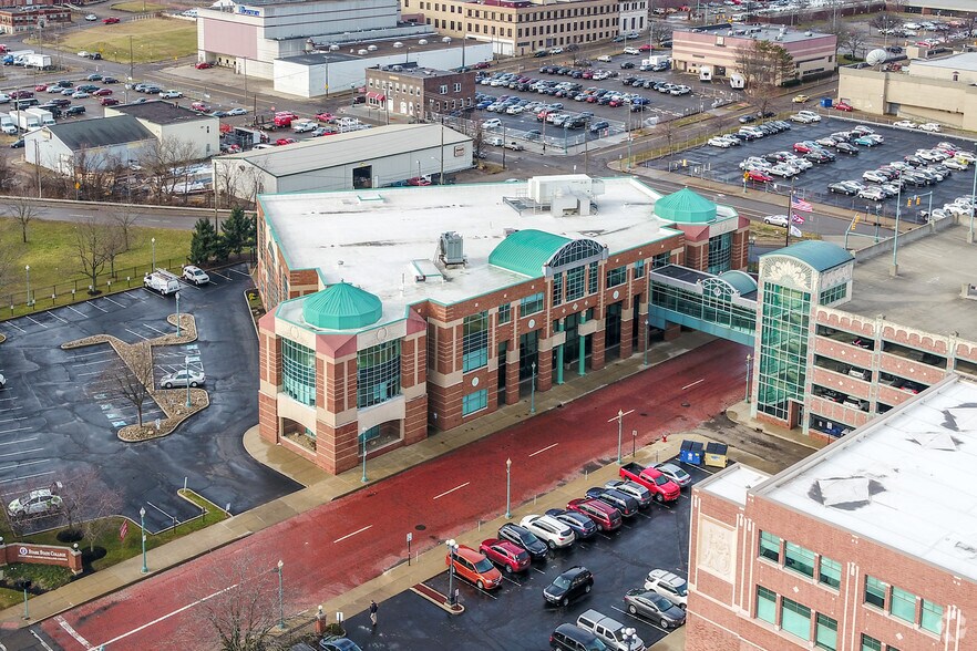 More Photos Of 400 3rd St SE, Canton Office For Lease