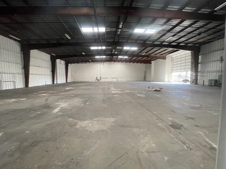 More Photos Of 3904 Winters St, Sacramento Warehouse For Lease