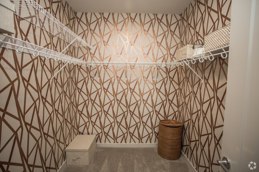 More Photos Of 8010 Gramercy Blvd, Rockville Apartments For Lease