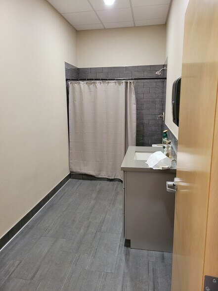 More Photos Of 2060 W Whispering Wind Dr, Phoenix Medical For Sale