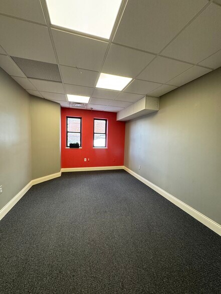 More Photos Of 206 S 5th Ave, Ann Arbor Office For Lease