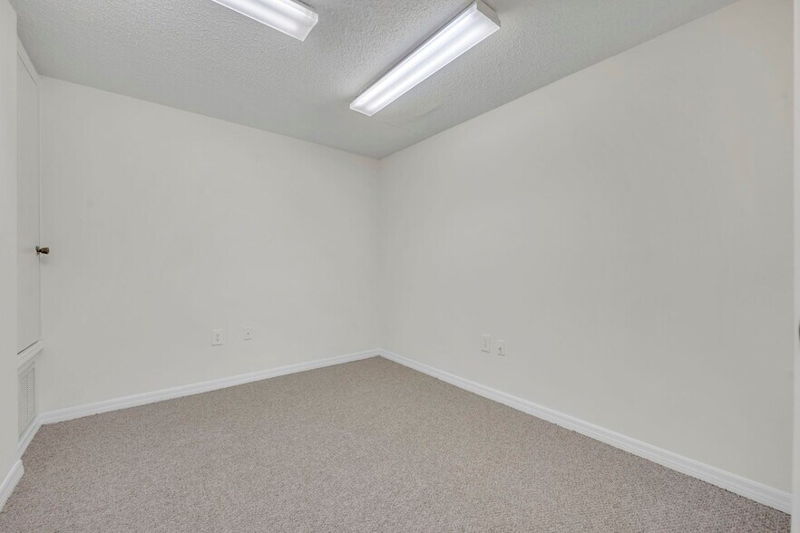 More Photos Of 420 Lake Howell Rd, Maitland Office For Lease