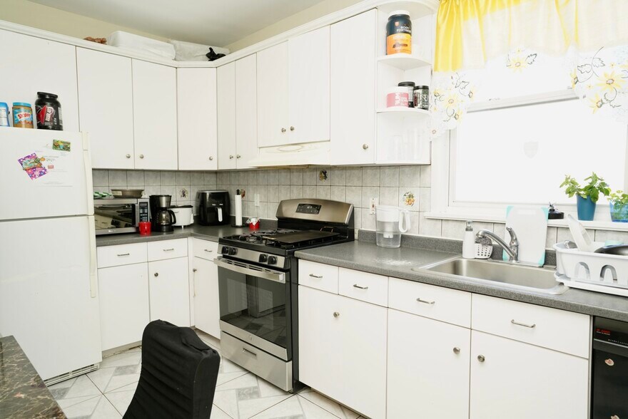 More Photos Of 149 Elmora Ave, Elizabeth Storefront Retail Residential For Sale