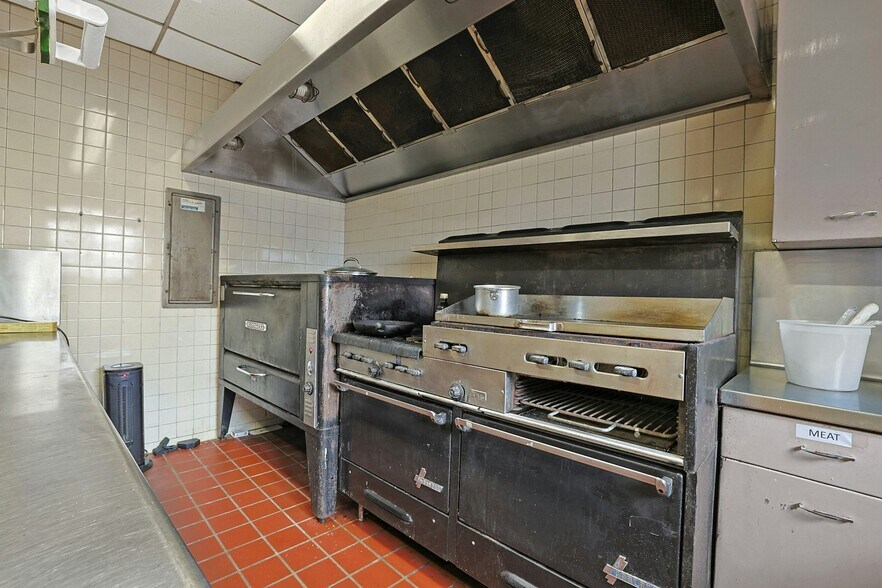 More Photos Of 311 Central Park Ave, Yonkers Specialty For Sale