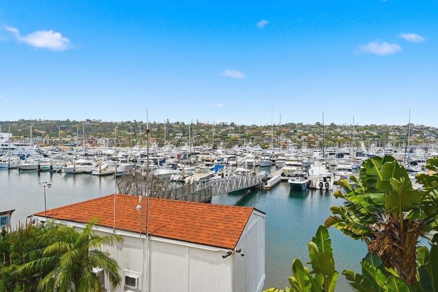 More Photos Of 1551 Shelter Island Dr, San Diego Hotel For Lease