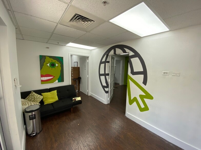 More Photos Of 2051 NW 112th Ave, Doral Showroom For Sale