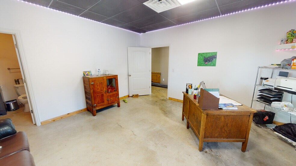 More Photos Of 1215 NW 1st Plz, Andrews Restaurant For Sale