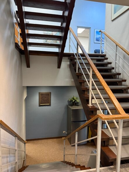 More Photos Of 706 N Main St, Rockford Medical For Lease