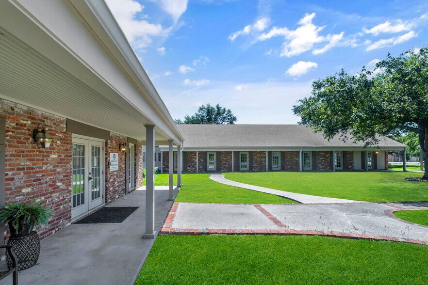 More Photos Of 1628 Ryan St, Lake Charles Office For Lease