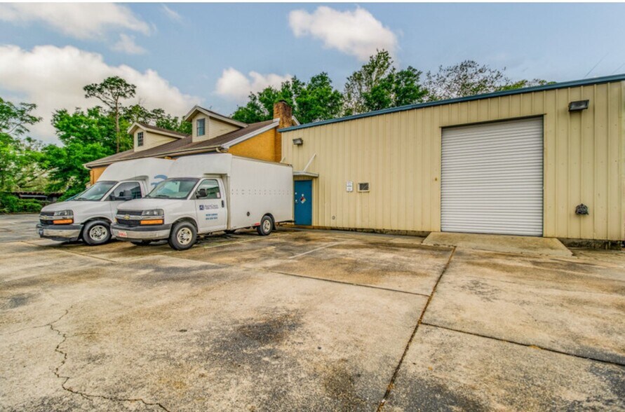 More Photos Of 3103 N 12th Ave, Pensacola Office For Sale