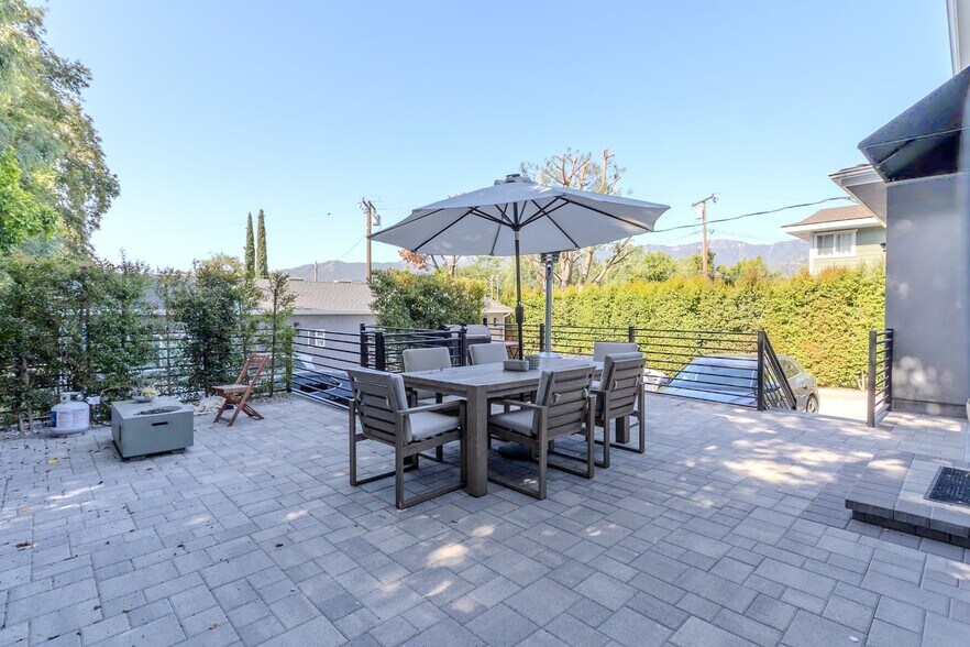 More Photos Of 2700 Prospect Ave, La Crescenta Apartments For Sale