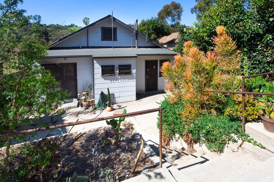 More Photos Of 534 Casanova St, Los Angeles Apartments For Sale