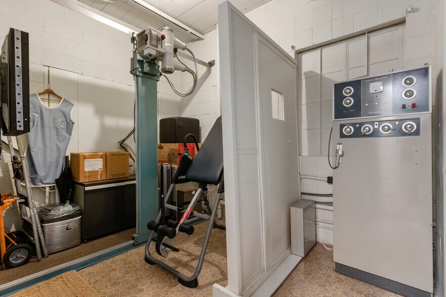 More Photos Of 2040 6th Ave, Tacoma Office For Sale