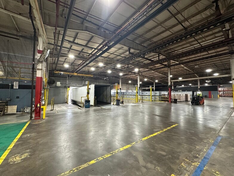 More Photos Of 1500 E Murden St, Kokomo Warehouse For Lease