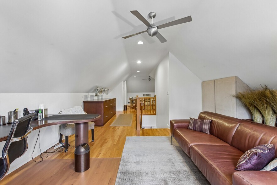 More Photos Of 399 W Main St, Greenwood Office For Sale