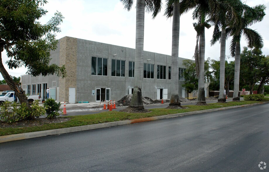 More Photos Of 6545 NW 169th St, Hialeah Office For Sale