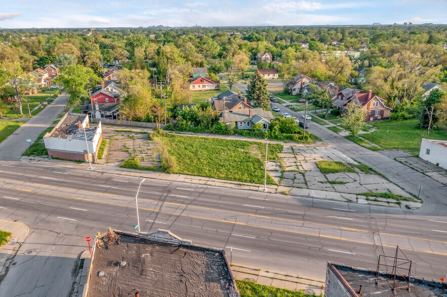 More Photos Of 11825 W Grand River, Detroit Land For Sale