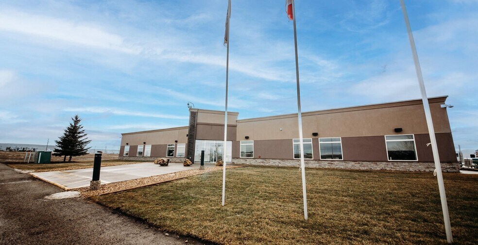 More Photos Of 37 Vic Turner Airport Rd, Dawson Creek Office For Sale