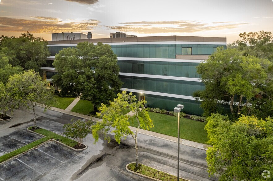 More Photos Of 12424 Research Pky, Orlando Office For Lease