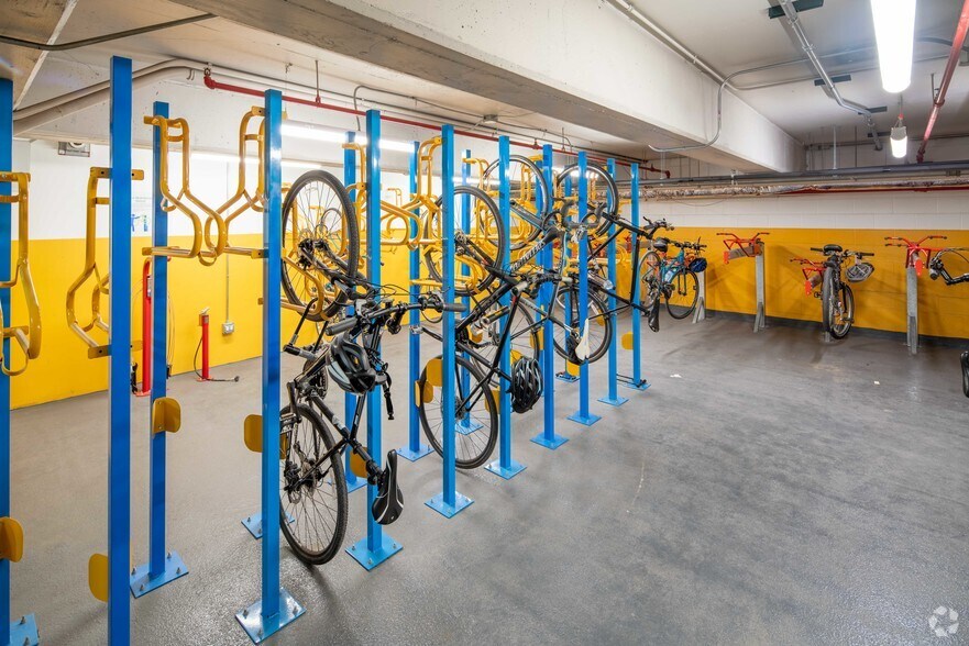 More Photos Of 401 N Michigan Ave, Chicago Office For Lease