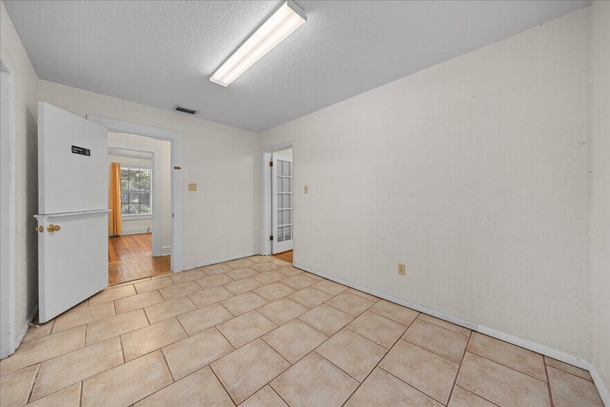 More Photos Of 2206 SE 3rd Ave, Ocala Office Residential For Sale