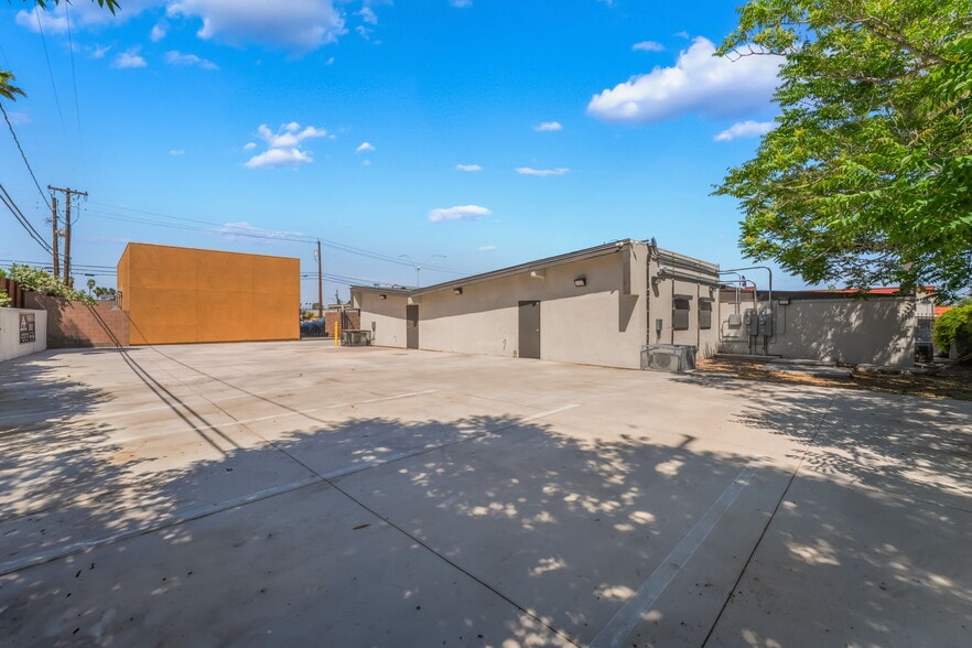 More Photos Of 3329 S Eastern Ave, Las Vegas Office For Sale