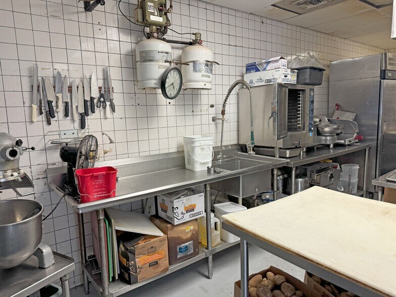 More Photos Of 1403 N Navarro St, Victoria Restaurant For Sale