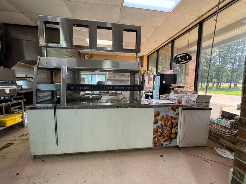 More Photos Of 9421 S Hwy 165, Woodworth Service Station For Sale