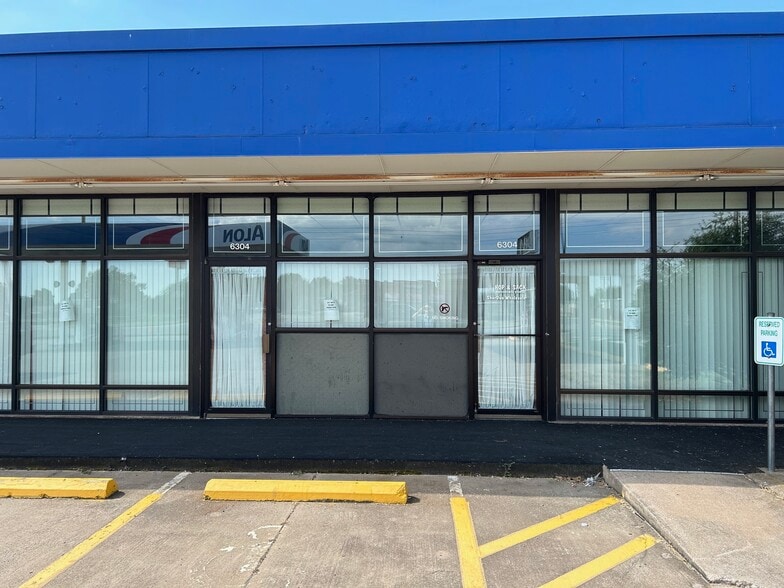 More Photos Of 6302 NW Cache Rd, Lawton Convenience Store For Sale
