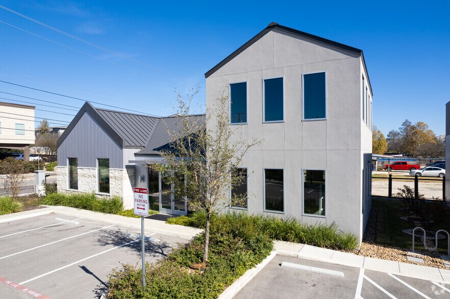 More Photos Of 366 W Sunset Rd, San Antonio Office For Lease