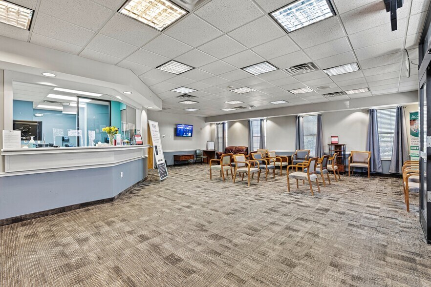 More Photos Of 357-359 Williamson Rd, Mooresville Medical For Sale