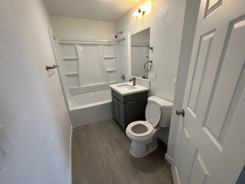 More Photos Of 11518 NE Sandy Blvd, Portland Apartments For Sale