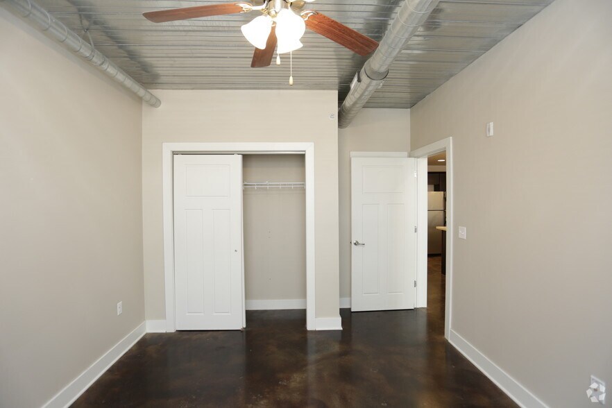 More Photos Of 901 New Hampshire St, Lawrence Apartments For Lease