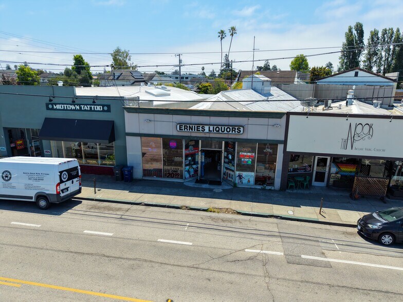 More Photos Of 922 Soquel Ave, Santa Cruz Storefront For Sale