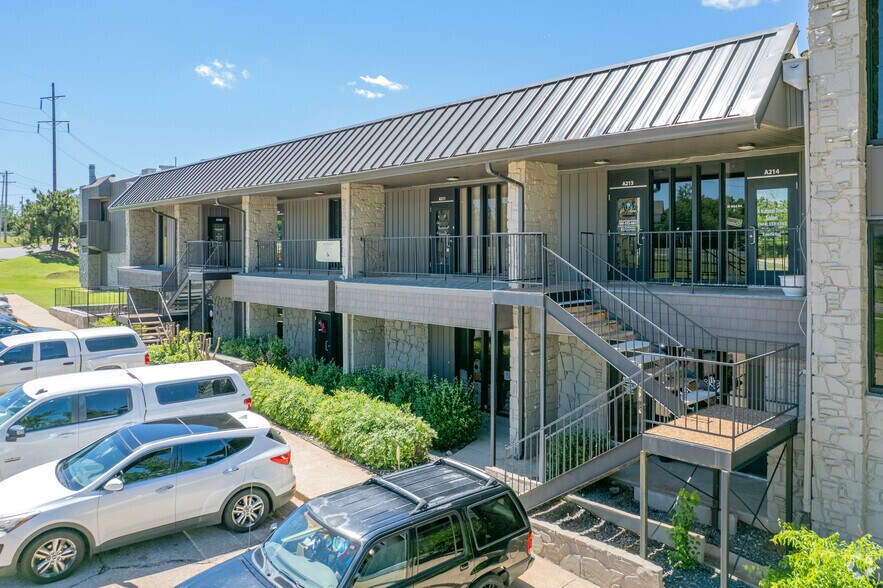 Primary Photo Of 7901 NE 10th St, Midwest City Office For Sale