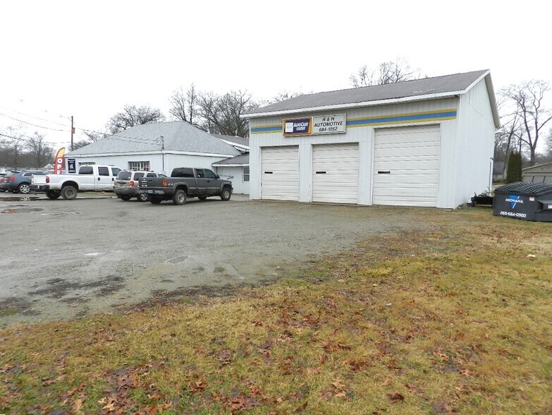 More Photos Of 1641 E Main St, Niles Manufacturing For Sale