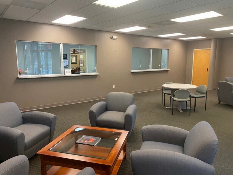More Photos Of 100 N Constitution Dr, Yorktown Office For Sale