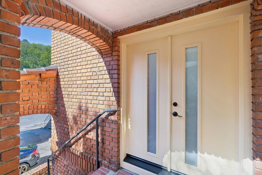 More Photos Of 250 Red Hill Ave, San Anselmo Apartments For Sale