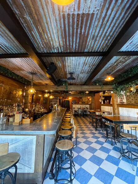 More Photos Of 701 S Bond St, Baltimore Restaurant For Lease