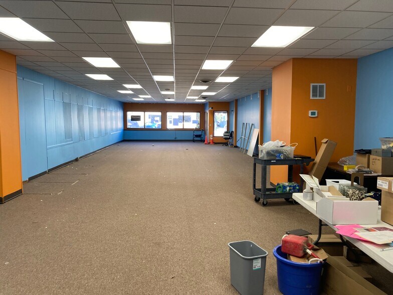 More Photos Of 57 Birch Ave S, Maple Lake Storefront For Lease