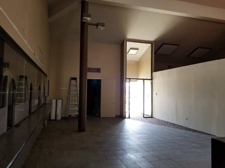 More Photos Of 2500 Del Rosa Ave, San Bernardino Storefront Retail Office For Lease