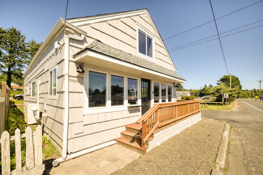 More Photos Of 40 Main St, Pacific Beach Flex For Sale