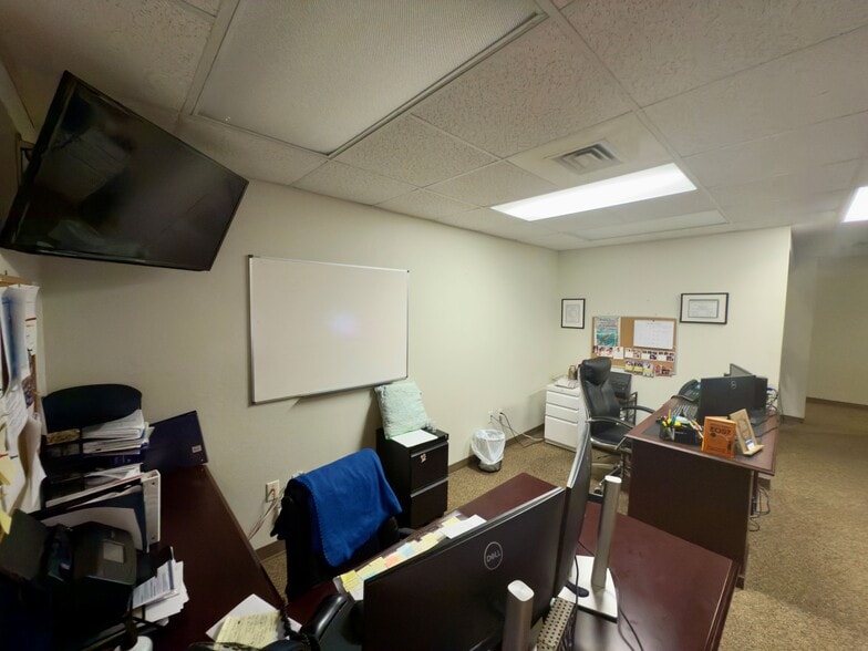 More Photos Of 511 Phyllis St, Pensacola Medical For Lease