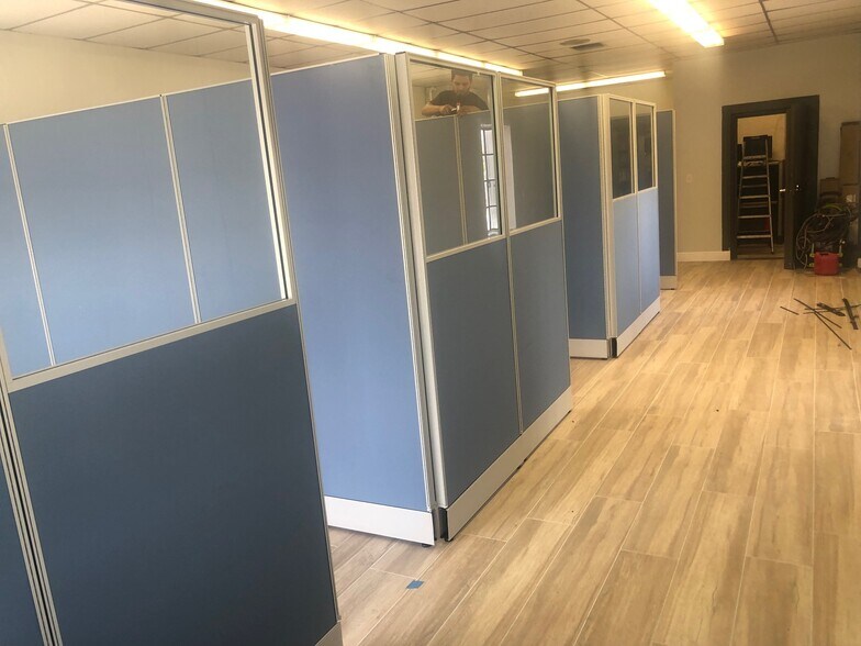 More Photos Of 1315 N Dixie Hwy, Lake Worth Office Residential For Sale